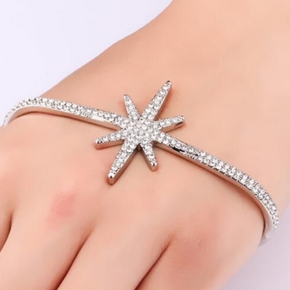 ♥️HP♥️ Crystal Hand Palm Cuff Bracelet - Picture 2 of 3